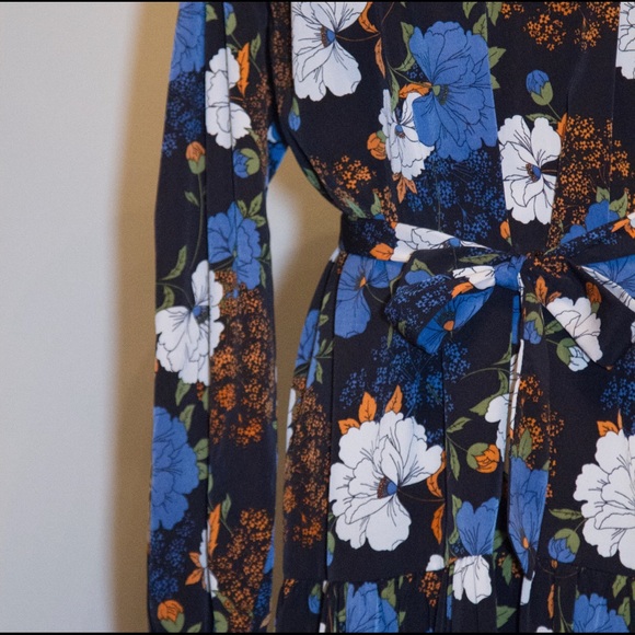 1970’s Inspired Floral Printed Dress with Belt - Picture 3 of 3